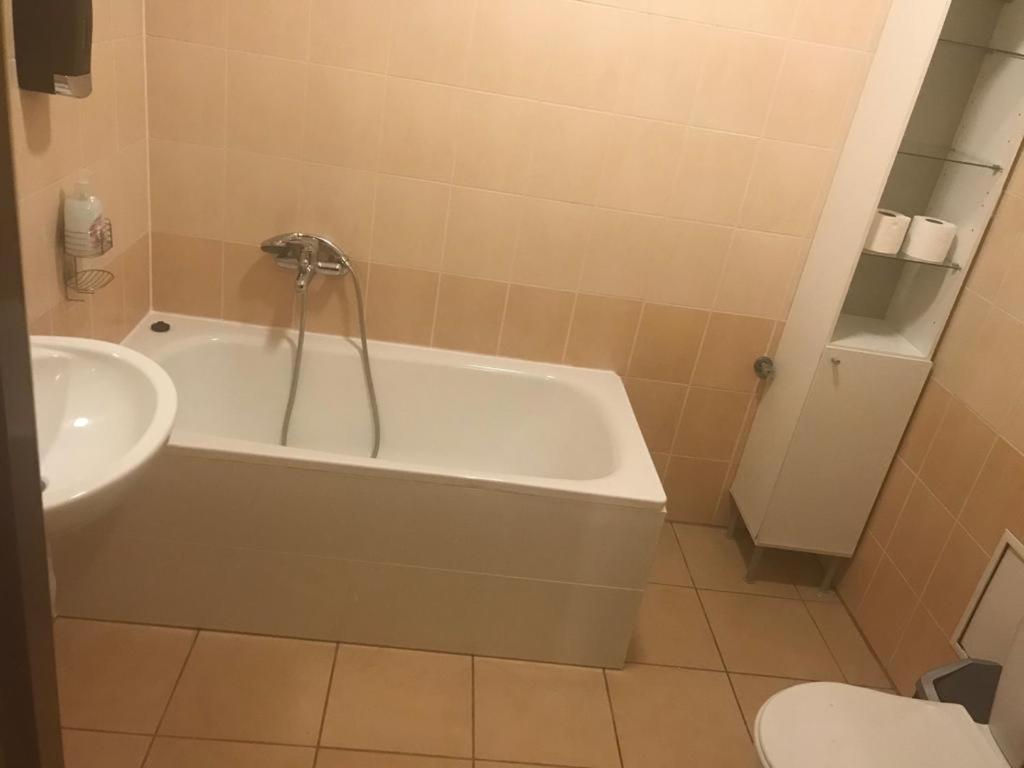 Monastyr Apartments Czestochowa Ngoại thất bức ảnh